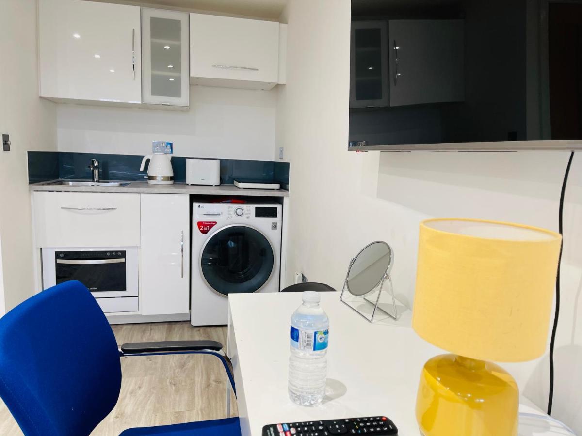 New Modern Studio Apartment, Parking, Netflix Kenilworth Dış mekan fotoğraf